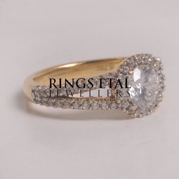 Dual shank Engagement ring in 18karats Italian yellow gold