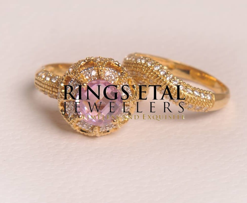 Topsy Engagement ring18karats Italian yellow gold