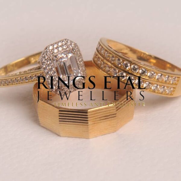 18 karats Metallic White gold Mixed match set weddning Ring