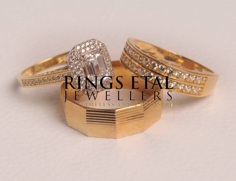 18 karats Metallic White gold Mixed match set weddning Ring